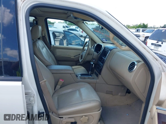 2007 Ford Explorer Limited z VIN 1FMEU65897UA89870, wystawiony jako IAAI lot #42235062 z przebiegiem 148 131 mil mil oraz . Historia ofert i sprzedaży dostępna na DreamBid. Obrazek 5.
