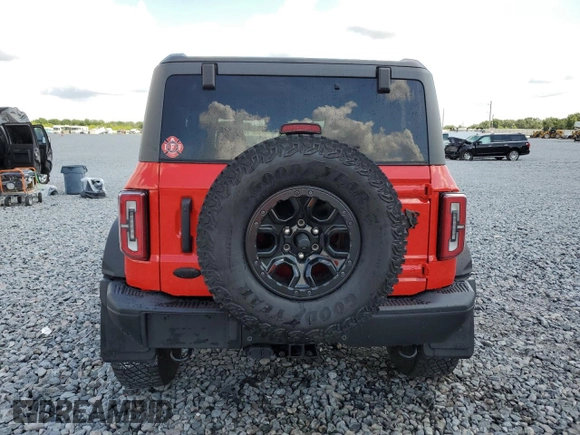 2023 Ford Bronco z VIN 1FMEE5DP4PLB13904, wystawiony jako Copart lot #56490175 z przebiegiem 29 141 mil mil oraz Szkoda całkowita • Salvage title. Historia ofert i sprzedaży dostępna na DreamBid. Obrazek 6.