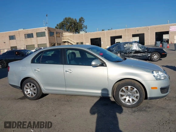 2010 Volkswagen Jetta Sedan S with VIN 3VWJZ7AJ0AM060706, listed as a IAAI auction lot 41238990 with 131,288 mi miles. Bid and sale history available at carsss.com. Image 13.