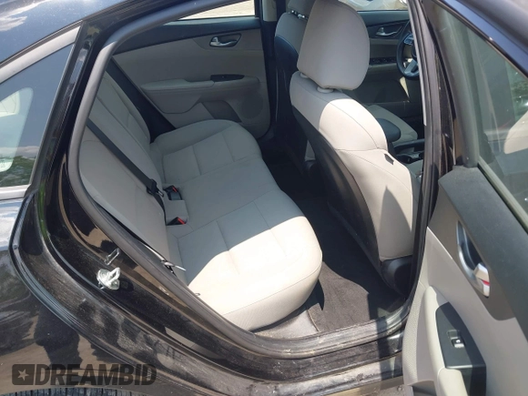 2021 Kia Forte LXS z VIN 3KPF24AD7ME264763, wystawiony jako IAAI lot #42477136 z przebiegiem 48 667 mil mil oraz . Historia ofert i sprzedaży dostępna na DreamBid. Obrazek 8.