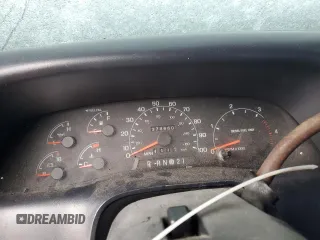 2000 Ford F-350 XL z VIN 1FTSW31F6YEB94351, wystawiony jako Copart lot #45053895 z przebiegiem 378 660 mil mil oraz Szkoda całkowita • Salvage title. Historia ofert i sprzedaży dostępna na DreamBid. Obrazek 9.