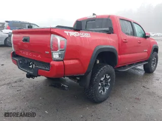 2022 Toyota Tacoma 4WD SR with VIN 3TMCZ5AN2NM455723, listed as a IAAI auction lot 41870010 with 28,886 mi miles. Bid and sale history available at carsss.com. Image 4.