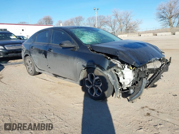2020 Kia Forte LXS with VIN 3KPF24ADXLE178555, listed as a IAAI auction lot 41456183 with 81,415 mi miles. Bid and sale history available at carsss.com. Image 1.