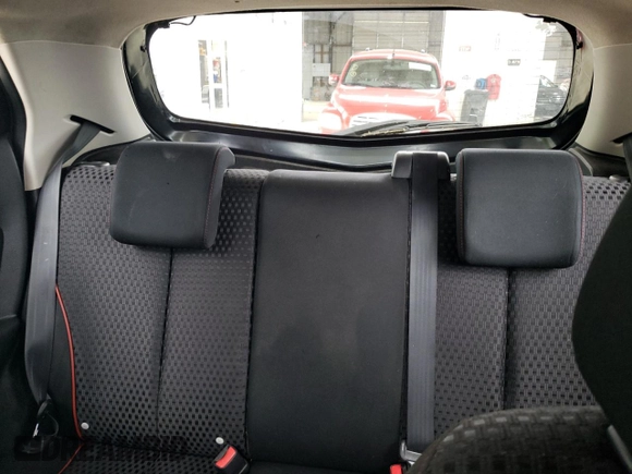 2014 Mazda 2 Touring z VIN JM1DE1LY9E0175946, wystawiony jako Copart lot #55459255 z przebiegiem 109 494 mil mil oraz Szkoda całkowita • Salvage title. Historia ofert i sprzedaży dostępna na DreamBid. Obrazek 10.