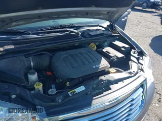 2016 Chrysler Town & Country Touring with VIN 2C4RC1BG5GR175293, listed as a IAAI auction lot 41985609 with 154,638 mi miles. Bid and sale history available at carsss.com. Image 10.