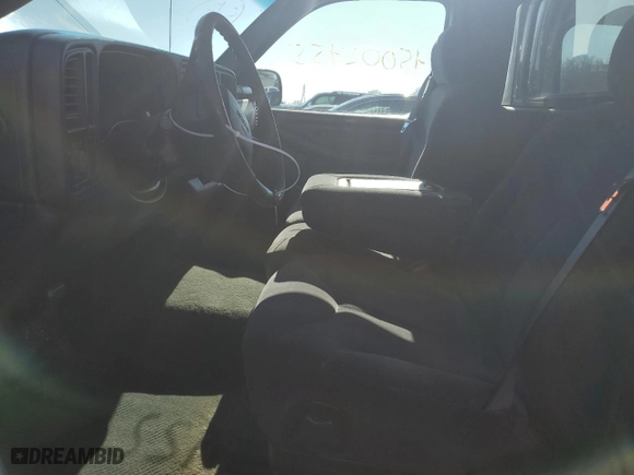 2000 GMC New Sierra 1500 SL with VIN 1GTEC14W6YE172940, listed as a Copart auction lot 45002455 with NaN miles and Salvage Title. Bid and sale history available at carsss.com. Image 7.