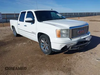 2008 GMC Sierra Denali z VIN 2GTEK638781279676, wystawiony jako IAAI lot #42124705 z przebiegiem 136 823 mil mil oraz . Historia ofert i sprzedaży dostępna na DreamBid. Obrazek 1.