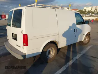 1998 Chevrolet Astro Cargo Van with VIN 1GCDM19W4WB133439, listed as a IAAI auction lot 41456062 with 310,476 mi miles. Bid and sale history available at carsss.com. Image 4.