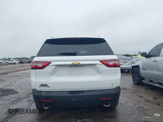 2019 Chevrolet Traverse LT Cloth z VIN 1GNERGKW2KJ128010, wystawiony jako IAAI lot #42173006 z przebiegiem 93 328 mil mil oraz . Historia ofert i sprzedaży dostępna na DreamBid. Obrazek 17.