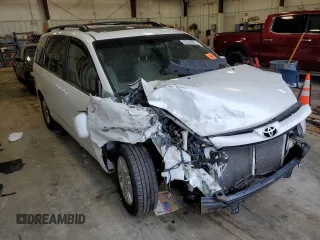 2010 Toyota Sienna XLE with VIN 5TDYK4CC5AS331083, listed as a Copart auction lot 52560595 with 0 mi miles and Non Repairable. Bid and sale history available at carsss.com. Image 4.