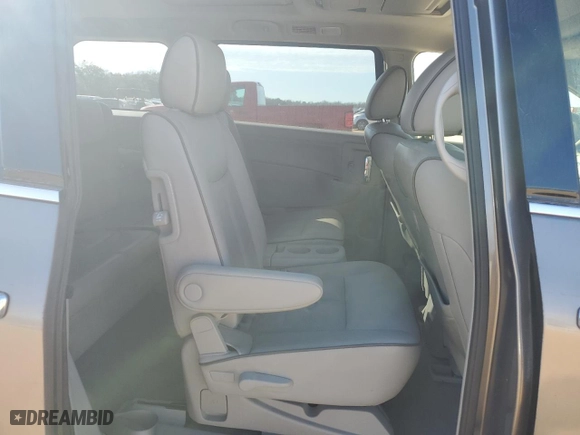 2015 Nissan Quest SL with VIN JN8AE2KP8F9133013, listed as a Copart auction lot 46684735 with 114,253 mi miles and Salvage Title. Bid and sale history available at carsss.com. Image 12.