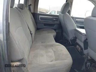 2017 Ram 2500 SLT z VIN 3C6UR5JL4HG570952, wystawiony jako IAAI lot #41456094 z przebiegiem 245 785 mil mil oraz . Historia ofert i sprzedaży dostępna na DreamBid. Obrazek 8.