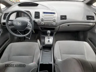 2008 Honda Civic LX z VIN 2HGFA16598H304128, wystawiony jako Copart lot #57183015 z przebiegiem 191 601 mil mil oraz Szkoda całkowita • Salvage title. Historia ofert i sprzedaży dostępna na DreamBid. Obrazek 8.