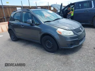 2010 Suzuki SX4 z VIN JS2YB5A34A6301894, wystawiony jako IAAI lot #42417056 z przebiegiem 211 791 mil mil oraz . Historia ofert i sprzedaży dostępna na DreamBid. Obrazek 1.