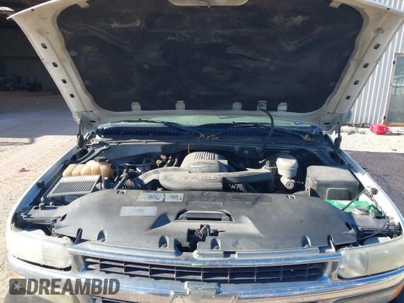 2003 Chevrolet Suburban LT with VIN 3GNEC16ZX3G322144, listed as a IAAI auction lot 41439053 with 239,789 mi miles. Bid and sale history available at carsss.com. Image 10.