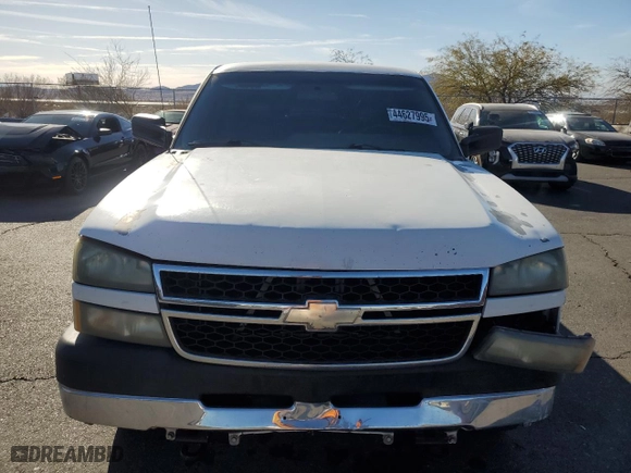 2007 Chevrolet Silverado 2500 with VIN 1GBHC24U57E165823, listed as a Copart auction lot 44627995 with 311,160 mi miles and Salvage Title. Bid and sale history available at carsss.com. Image 5.