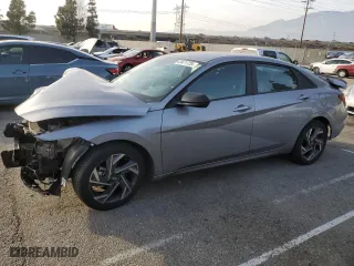 2025 Hyundai Elantra SEL Sport with VIN KMHLM4DG7SU870187, listed as a Copart auction lot 43471725 with 4,886 mi miles and Salvage Title. Bid and sale history available at carsss.com. Image 1.
