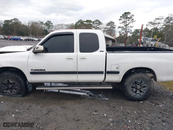 2000 Toyota Tundra SR5 with VIN 5TBBT4415YS052476, listed as a IAAI auction lot 41542124 with 273,045 mi miles. Bid and sale history available at carsss.com. Image 14.