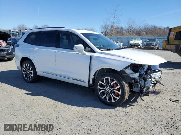 2025 Cadillac XT6 AWD Sport z VIN 1GYKPHRS5SZ101521, wystawiony jako Copart lot #48552185 z przebiegiem 262 mil mil oraz Szkody całkowita. Historia ofert i sprzedaży dostępna na DreamBid. Obrazek 4.