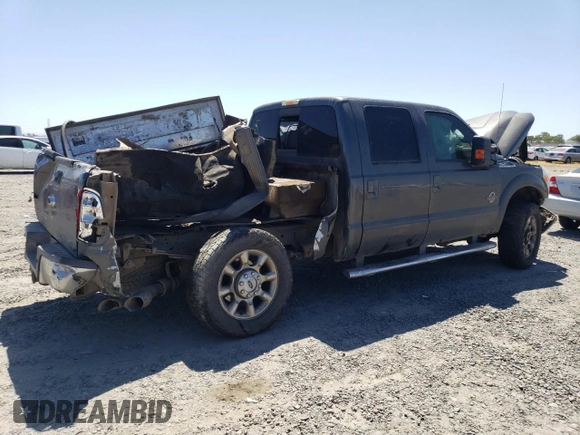 2015 Ford F-250 Lariat z VIN 1FT7W2BT4FEA12230, wystawiony jako Copart lot #57636325 z przebiegiem 367 412 mil mil oraz Nie do naprawy • Non repairable. Historia ofert i sprzedaży dostępna na DreamBid. Obrazek 3.