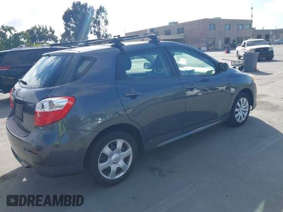 2010 Toyota Matrix z VIN 2T1KU4EE1AC279670, wystawiony jako IAAI lot #42385081 z przebiegiem 207 967 mil mil oraz . Historia ofert i sprzedaży dostępna na DreamBid. Obrazek 4.