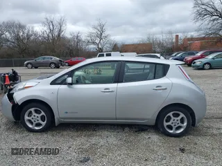 2012 Nissan LEAF SL with VIN JN1AZ0CP4CT026366, listed as a IAAI auction lot 41843842 with 62,509 mi miles. Bid and sale history available at carsss.com. Image 14.