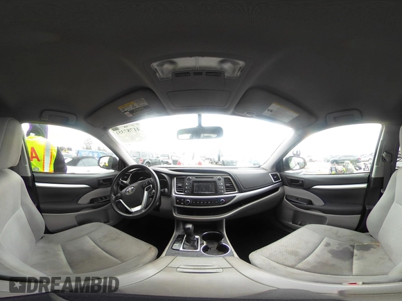2016 Toyota Highlander LE Plus z VIN 5TDZKRFH7GS171063, wystawiony jako IAAI lot #41787351 z przebiegiem 67 779 mil mil oraz . Historia ofert i sprzedaży dostępna na DreamBid. Obrazek 19.