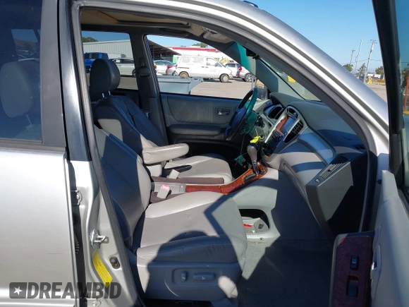 2006 Toyota Highlander with VIN JTEDW21A460015561, listed as a IAAI auction lot 42864235 with 202,859 mi miles and . Bid and sale history available at DreamBid. Image 5.