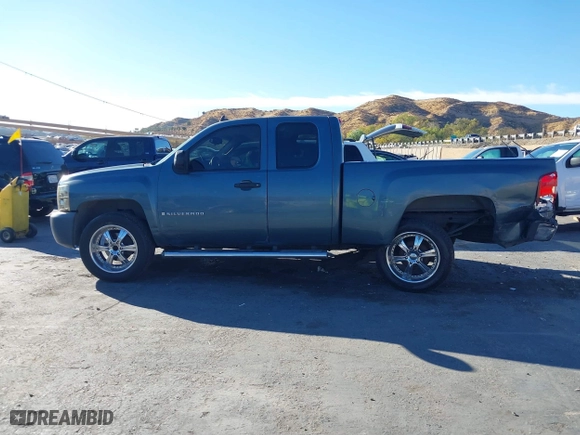 2007 Chevrolet Silverado 1500 Work Truck with VIN 1GCEC19C77Z503305, listed as a IAAI auction lot 41253453 with 160,392 mi miles. Bid and sale history available at carsss.com. Image 14.