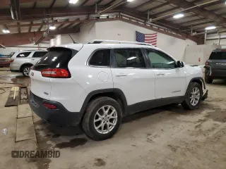 2015 Jeep Cherokee Latitude with VIN 1C4PJMCS1FW710157, listed as a Copart auction lot 49571435 with 89,780 mi miles and Clean Title. Bid and sale history available at DreamBid. Image 3.