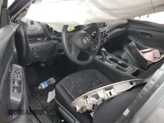 2024 Nissan Sentra S z VIN 3N1AB8BV6RY268417, wystawiony jako Copart lot #55826095 z przebiegiem 11 353 mil mil oraz Szkoda całkowita • Salvage title. Historia ofert i sprzedaży dostępna na DreamBid. Obrazek 8.