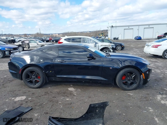 2022 Chevrolet Camaro 1LT with VIN 1G1FB1RX4N0116246, listed as a IAAI auction lot 41596435 with 34,863 mi miles. Bid and sale history available at carsss.com. Image 14.