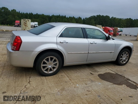 2008 Chrysler 300 C with VIN 2C3LK63H78H244347, listed as a Copart auction lot 71287504 with 201,210 mi miles and Salvage Title. Bid and sale history available at DreamBid. Image 3.