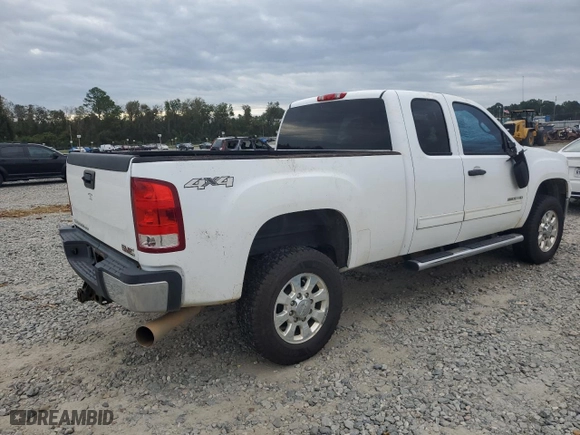 2013 GMC Sierra 2500HD SLE with VIN 1GT220C87DZ329932, listed as a Copart auction lot 74687254 with 111,537 mi miles and Salvage Title. Bid and sale history available at carsss.com. Image 3.