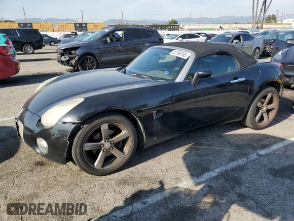 2007 Pontiac Solstice z VIN 1G2MB35B17Y105220, wystawiony jako Copart lot #52199785 z przebiegiem 348 414 mil mil oraz Czysty tytuł • Clean title. Historia ofert i sprzedaży dostępna na DreamBid. Obrazek 1.
