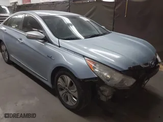 2013 Hyundai Sonata Hybrid Limited with VIN KMHEC4A48DA100753, listed as a IAAI auction lot 41993863 with 129,591 mi miles. Bid and sale history available at carsss.com. Image 1.