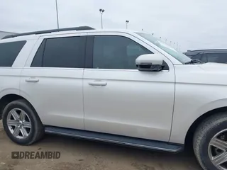 2018 Ford Expedition XLT with VIN 1FMJU1HT3JEA17677, listed as a IAAI auction lot 41349362 with 131,913 mi miles. Bid and sale history available at carsss.com. Image 14.