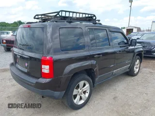 2014 Jeep Patriot Sport z VIN 1C4NJRBB0ED847915, wystawiony jako IAAI lot #42402837 z przebiegiem 98 990 mil mil oraz . Historia ofert i sprzedaży dostępna na DreamBid. Obrazek 4.