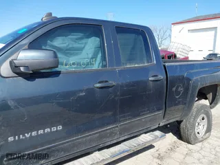2018 Chevrolet Silverado 1500 LT with VIN 1GCVKREC7JZ252817, listed as a IAAI auction lot 38356875 with 60,094 mi miles. Bid and sale history available at carsss.com. Image 15.