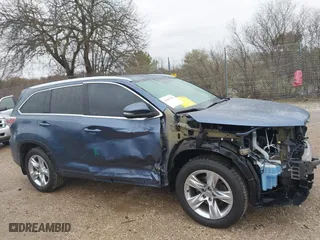 2015 Toyota Highlander Limited with VIN 5TDDKRFH6FS092511, listed as a IAAI auction lot 42082706 with 137,384 mi miles. Bid and sale history available at carsss.com. Image 14.