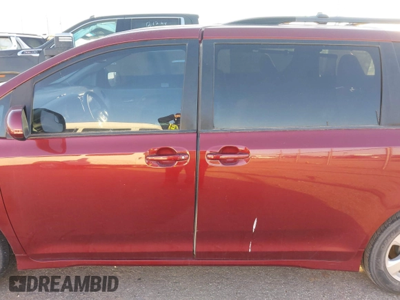 2018 Toyota Sienna LE Auto Access Seat with VIN 5TDKZ3DC2JS902975, listed as a IAAI auction lot 41313115 with 120,808 mi miles. Bid and sale history available at carsss.com. Image 14.