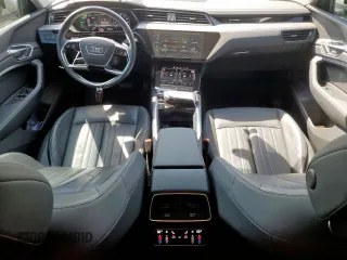 2022 Audi e-tron Premium z VIN WA1AAAGEXNB023977, wystawiony jako Copart lot #53498145 z przebiegiem 28 494 mil mil oraz Szkody całkowita. Historia ofert i sprzedaży dostępna na DreamBid. Obrazek 8.