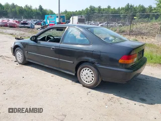 1996 Honda Civic DX z VIN 1HGEJ6122TL081822, wystawiony jako IAAI lot #42364331 z przebiegiem 121 686 mil mil oraz . Historia ofert i sprzedaży dostępna na DreamBid. Obrazek 3.