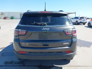 2018 Jeep Compass Altitude with VIN 3C4NJDBBXJT185252, listed as a IAAI auction lot 41847785 with 126,915 mi miles and . Bid and sale history available at carsss.com. Image 17.