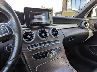 2018 Mercedes-Benz C 300 with VIN WDDWK4JB8JF615198, listed as a Copart auction lot 46745795 with 106,638 mi miles and Clean Title. Bid and sale history available at DreamBid. Image 9.