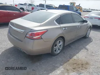 2015 Nissan Altima SV z VIN 1N4AL3APXFC123035, wystawiony jako IAAI lot #41926150 z przebiegiem 176 186 mil mil oraz . Historia ofert i sprzedaży dostępna na DreamBid. Obrazek 4.