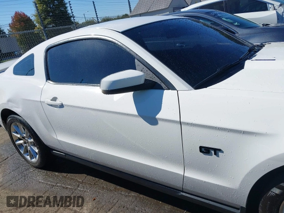 2010 Ford Mustang GT with VIN 1ZVBP8CH3A5132997, listed as a IAAI auction lot 40662577 with 127,127 mi miles. Bid and sale history available at carsss.com. Image 14.