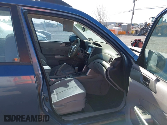 2010 Subaru Forester X с VIN JF2SH6BC6AH779579, выставлен на аукционе IAAI как лот 42285924 с пробегом 148 594 миль миль и . История ставок и продаж доступна на DreamBid. Изображение 5.