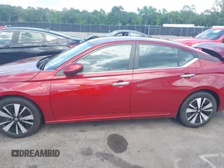 2022 Nissan Altima SV z VIN 1N4BL4DV5NN307810, wystawiony jako IAAI lot #42210773 z przebiegiem 135 459 mil mil oraz . Historia ofert i sprzedaży dostępna na DreamBid. Obrazek 14.