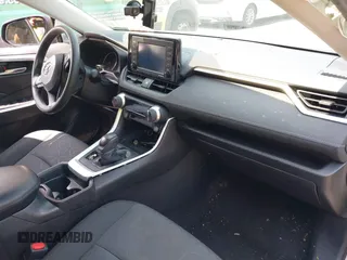 2021 Toyota RAV4 XLE с VIN 2T3P1RFV2MC177476, выставлен на аукционе IAAI как лот 42603949 с пробегом 39 457 миль миль и . История ставок и продаж доступна на DreamBid. Изображение 5.